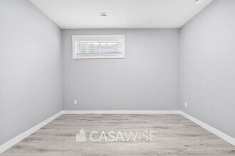 1227 Plum Bnd SW in Edmonton, AB - Building Photo - Building Photo