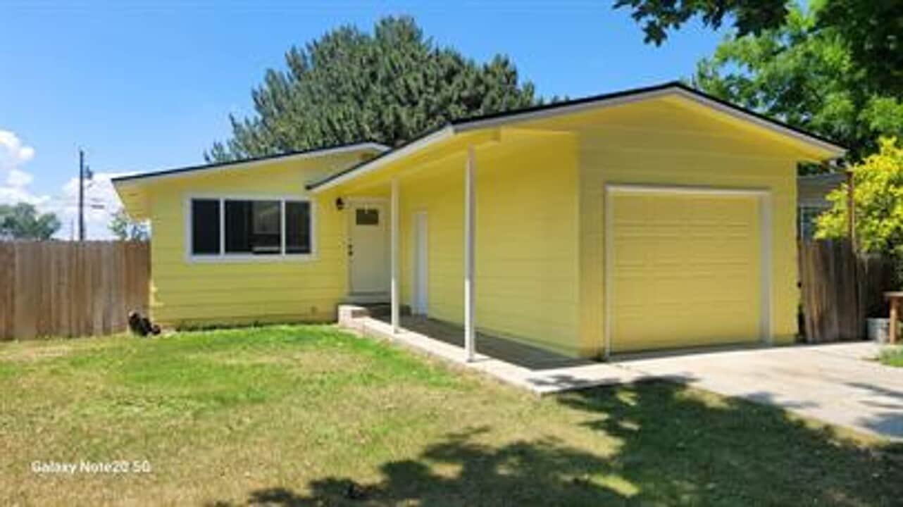 1217 S Juniper St in Nampa, ID - Building Photo