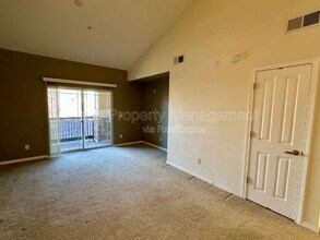 10056 W Unser Dr in Littleton, CO - Foto de edificio - Building Photo