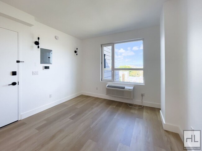 1042 President St, Unit 8B in Brooklyn, NY - Building Photo - Building Photo