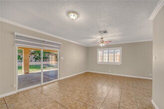 6447 Newville Ave in Las Vegas, NV - Building Photo - Building Photo