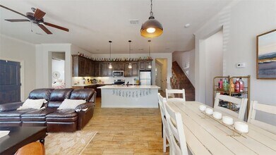 105 Luther St in College Station, TX - Building Photo - Building Photo