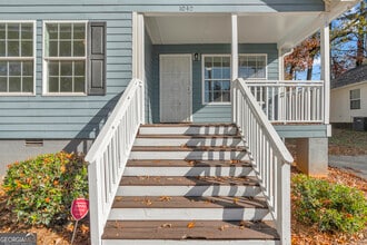 1040 Thomasville Estates Dr SE in Atlanta, GA - Building Photo - Building Photo