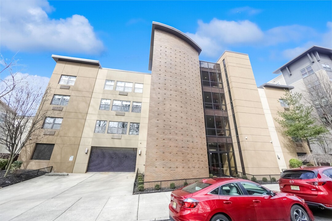 5711 Jefferson St in West New York, NJ - Building Photo