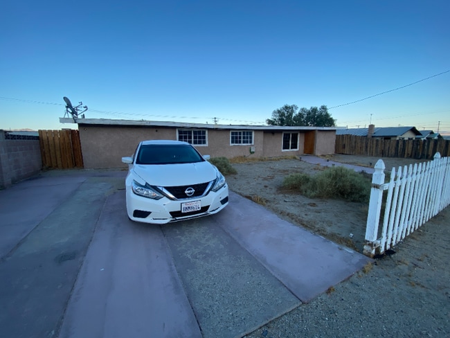 82475 Wingate Ave in Trona, CA - Building Photo - Building Photo