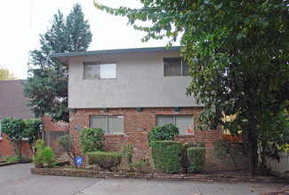 2610 D St in Sacramento, CA - Building Photo - Building Photo