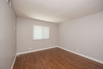 21142 Chesterbrook Ln in Huntington Beach, CA - Building Photo - Building Photo