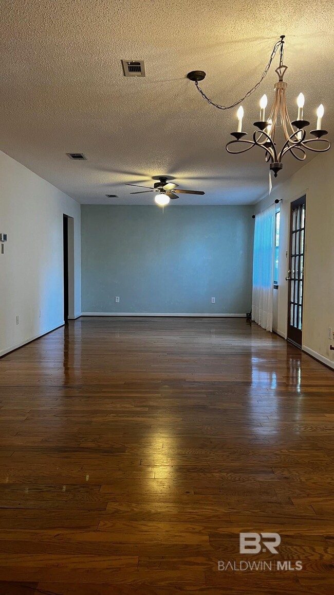 905 Van Ave in Daphne, AL - Foto de edificio - Building Photo