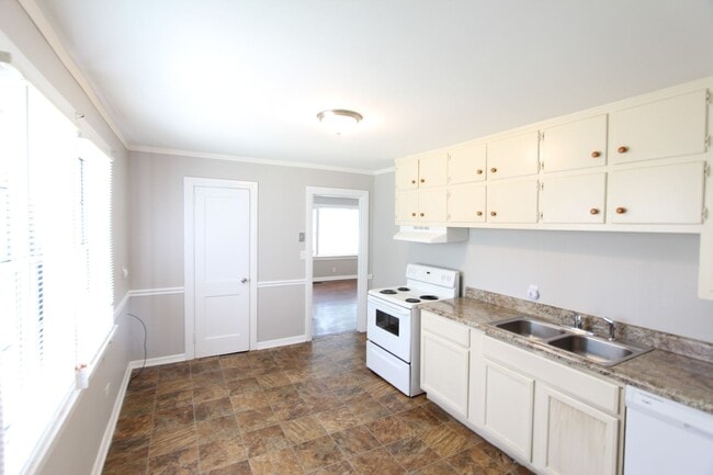 901 Meadowbrook Dr in Birmingham, AL - Building Photo - Building Photo