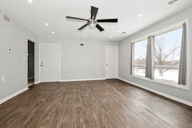 8342 W Lincoln Hwy in Frankfort, IL - Building Photo - Building Photo