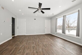 8342 W Lincoln Hwy in Frankfort, IL - Building Photo - Building Photo