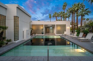520 W Vía Lola in Palm Springs, CA - Building Photo