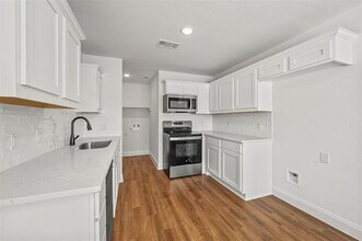 1208 Marshall St in Greenville, TX - Building Photo - Building Photo