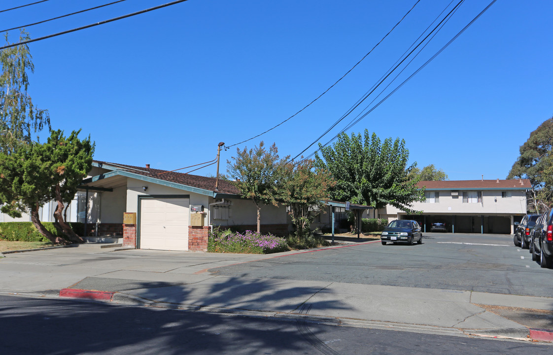 1883 Robin Ln in Concord, CA - Building Photo