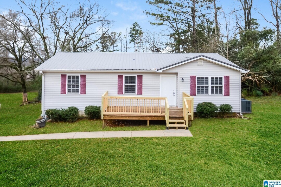 1003 Oak Blvd in Moody, AL - Building Photo