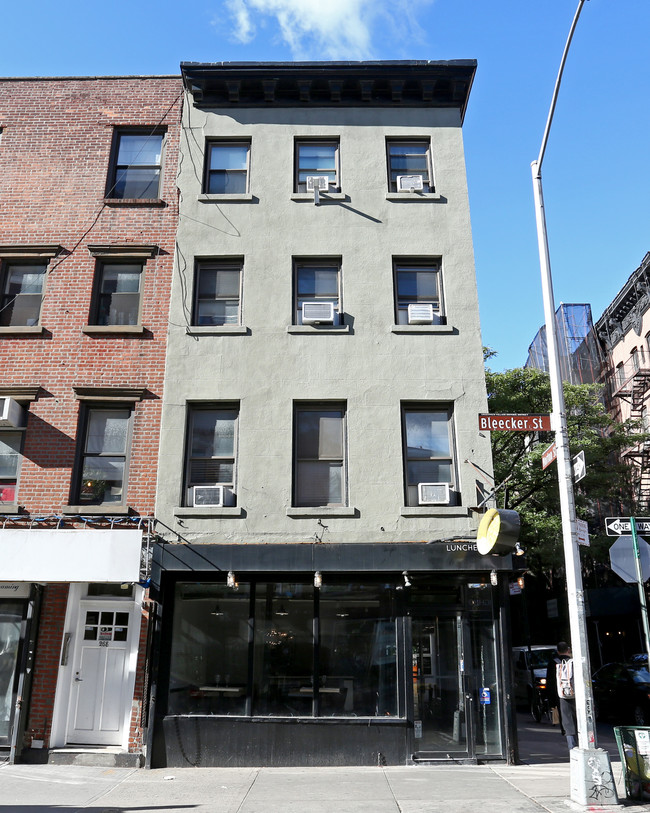 270 Bleecker St in New York, NY - Foto de edificio - Building Photo