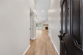 8219 Winding Meadow Ct in Houston, TX - Building Photo - Building Photo