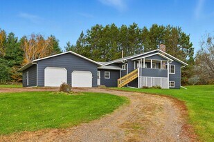 1681 Mahogany St in Mora, MN - Building Photo