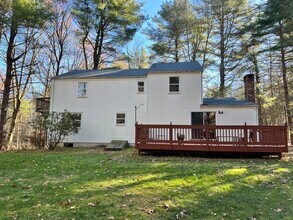 12 Hilltop Dr in Canton, CT - Building Photo - Building Photo