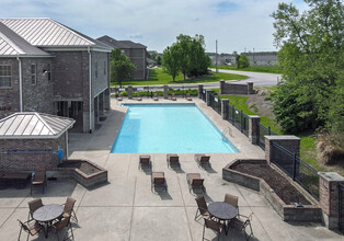 The Quarters at W Lafayette - Student Living in West Lafayette, IN - Building Photo - Building Photo