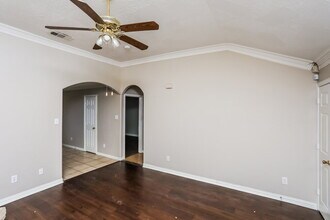 1107 Falconcrest Ct in Arlington, TX - Building Photo - Building Photo