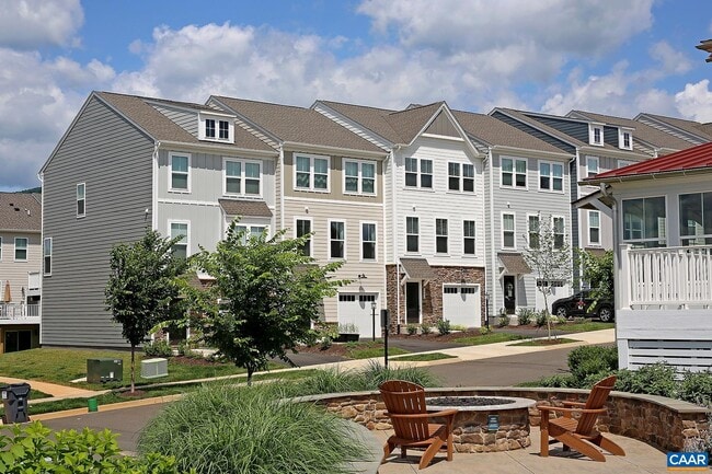 5997 McComb St in Crozet, VA - Building Photo - Building Photo