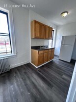 15 Locust Hill Ave in Yonkers, NY - Building Photo