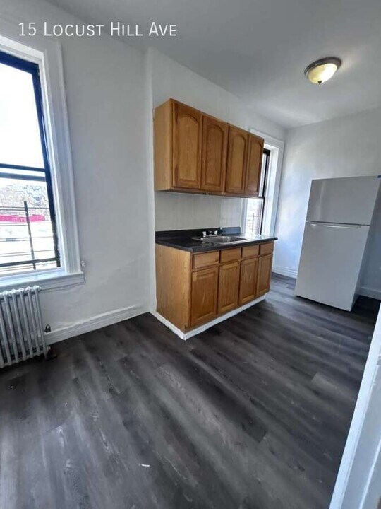 15 Locust Hill Ave in Yonkers, NY - Building Photo