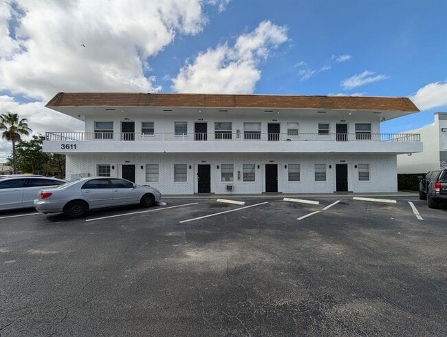 property at 3611 N Dixie Hwy