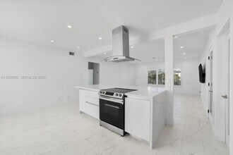 3909 Garden Ave in Miami, FL - Building Photo - Building Photo