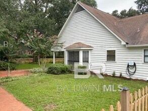 10420 US-98 in Fairhope, AL - Building Photo - Building Photo