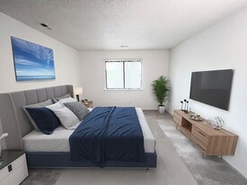 Sandhurst Apartments in Roseville, MI - Building Photo