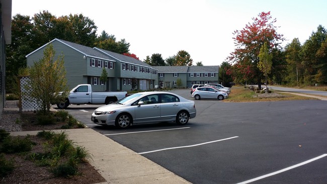 Northern Lights Apartments in Warrensburg, NY - Foto de edificio - Building Photo