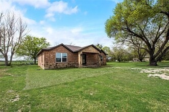 19450 Valentine in Kemp, TX - Building Photo - Building Photo