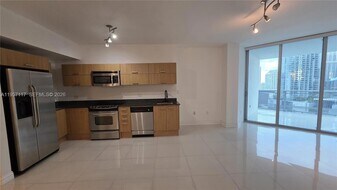 350 S Miami Ave, Unit 2308 in Miami, FL - Building Photo