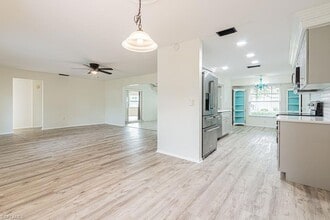 62 Lanai Cir in Naples, FL - Building Photo - Building Photo