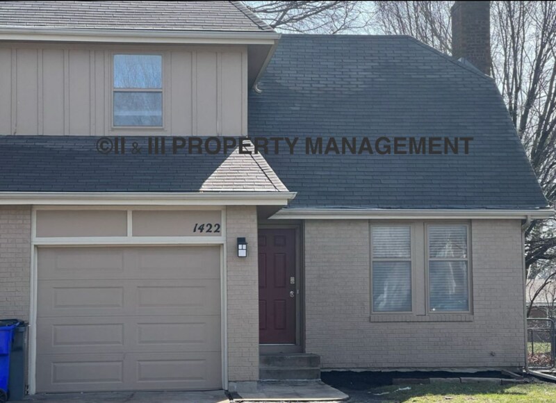 1422 E Penrose Ln in Olathe, KS - Building Photo