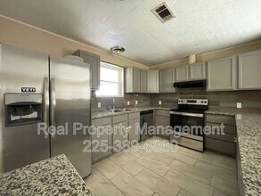 18322 Eldon St in Prairieville, LA - Building Photo - Building Photo