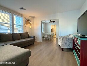546 E Bayview Ave in Ocean Gate, NJ - Building Photo - Building Photo