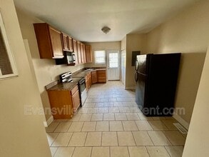 1614 E Division St in Evansville, IN - Building Photo - Building Photo