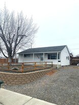 1008 Wright Ave in Richland, WA - Building Photo