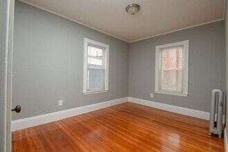 82 Train St, Unit 2 in Boston, MA - Building Photo - Building Photo