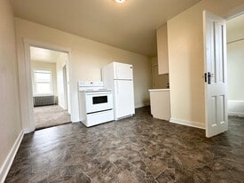 2016 Marshall St in Manitowoc, WI - Building Photo