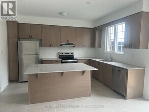 48 Bellasera Way in Caledon, ON - Building Photo - Building Photo