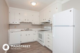 8711 Farmwood Ct in Charlotte, NC - Building Photo - Building Photo