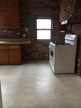 1026 Fulton St in Waterloo, IA - Building Photo - Building Photo