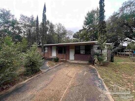 5733 Orange St in Milton, FL - Building Photo