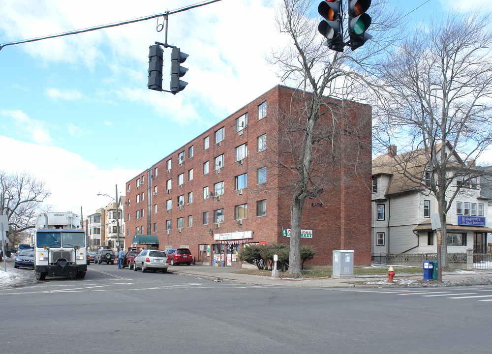 Jo.Lin Apartments in Hartford, CT - Building Photo