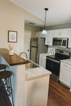 6101 Parkwood Dr in Austin, TX - Foto de edificio - Building Photo