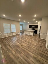 7105 Canadian Dr in China Spring, TX - Building Photo - Building Photo